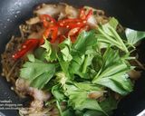 รูปขั้นตอนการทำที่ 3 ของ ข้าวราดปลาเก๋าผัดขึ้นฉ่าย