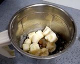 A picture of step 3 of Oats & Banana Milk Shake.