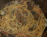 Foto del paso 5 de la receta: Espaguetis con chirlas