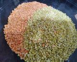 A picture of step 1 of Matka Daal Chawal.