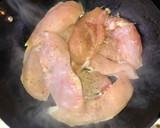 Foto del paso 2 de la receta: Pechuga de pollo al verdeo😋