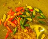 Foto langkah ke 2 dari resep Oseng pindang tongkol cabe ijo.