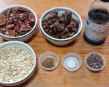 Foto del paso 1 de la receta: Bolitas energéticas de nuez y cacao