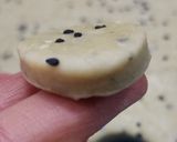 Foto del paso 2 de la receta: 🍘🧀 Galletitas saladas de queso roquefort con semillas de sésamo 🧀🍘 5 ingredientes