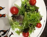 Foto del paso 2 de la receta: Medallones de merluza al vapor en lékué con ensalada y tomate Cherry