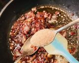 Hình bước làm 5 của món Vào bếp cùng con: Onion jam hay mứt hành tây mặn ngọt với dấm dâu tằm