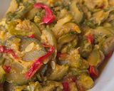 Foto del paso 4 de la receta: Salteado de calabacines/zucchini, con ajo, cebolla y morrón rojo 🥒🧄🧅🫑para múltiples usos 🥘🫕
