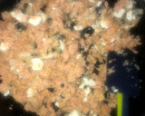 Foto del paso 3 de la receta: Hojaldre de atún con aceitunas negras y queso feta