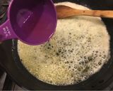 Foto del paso 3 de la receta: Ostiones al pil pil con vino blanco