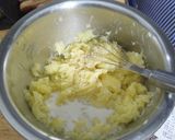 Foto langkah ke 5 dari resep Bangers and Mash.