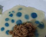 Foto langkah ke 3 dari resep Dadar Gulung Polkadot.
