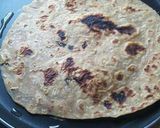 A picture of step 3 of Mint Leftover Roti Chila.