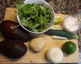 Foto del paso 1 de la receta Crema de aguacate y berros al aroma de lima