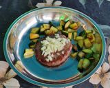 Foto del paso 6 de la receta Calabacín salteado con queso y hamburguesa