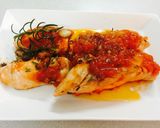 Hình bước làm 5 của món Cá hồi sốt cà và hương thảo