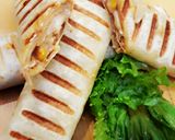 A picture of step 7 of Chicken cheesy Wraps.