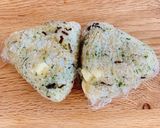 A picture of step 4 of Rice Balls with Salted Kelp and Cheese.