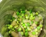 A picture of step 3 of Green Peas and Fresh Mint Leaves Soup.