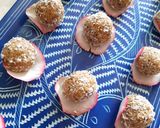 A picture of step 4 of Oats lemon poppy bliss balls.