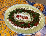 Une image de l'étape 11 de Salade composée concombre,, feta et persil.