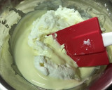 A picture of step 4 of 3-Ingredient No-Bake Oreo Cheesecake.