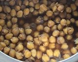 A picture of step 2 of Kichad chole.