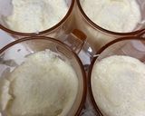 A picture of step 3 of Raffaello chocolate dessert.