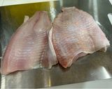 Hình bước làm 1 của món Cá Diêu Hồng Chiên Mè Cuốn Bánh Tráng Sắn