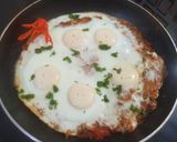 A picture of step 6 of Shakshuka.