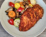Fokhagymás-joghurtos csirkemell sült zöldségekkel recept fázis 4 fotója