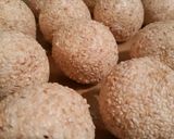 A picture of step 8 of Sesame Balls (Onde-Onde).