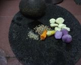 Foto langkah ke 1 dari resep 21. Ayam goreng bawang batam.