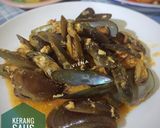 Foto langkah ke 3 dari resep Kerang saus padang.