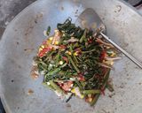 Foto langkah ke 7 dari resep Tumis Kangkung Teri Jagung.
