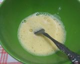 Foto langkah ke 2 dari resep Telur dadar bawang daun.