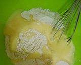 Foto langkah ke 4 dari resep Bluder Cake No Mixer.