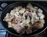 Foto del paso 2 de la receta: Arroz cremoso con conejo y setas #cocinandonuestrasraices