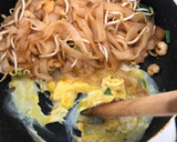 Foto langkah ke 3 dari resep Kwetiau Goreng Penang.