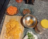 Foto del paso 1 de la receta: Pollo agridulce con almendras (especias varias)