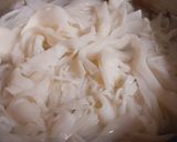Hình bước làm 1 của món Phở gà trứng non