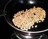 A picture of step 3 of Makhana burfi.