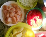 Foto del paso 1 de la receta: Pollo con papas a la olla