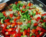 Foto del paso 2 de la receta: Pastel de patatas con langostinos