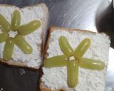 A picture of step 2 of Fruity Bread Toast.