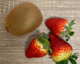 Foto del paso 1 de la receta: Bowl de frutas con granola y yogur natural