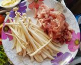 รูปขั้นตอนการทำที่ 1 ของ ผัดเห็ดขาว