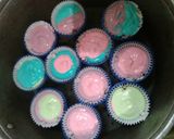 Foto langkah ke 6 dari resep Bolu Kukus Pelangi.
