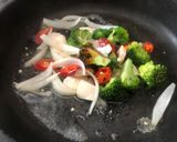 รูปขั้นตอนการทำที่ 4 ของ อกไก่ผัดพริกไทยดำ