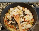 Foto del paso 4 de la receta: Fideuà con marisco
