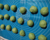 Foto langkah ke 6 dari resep Bakpao Pandan Mawar isi Kacang Tanah.